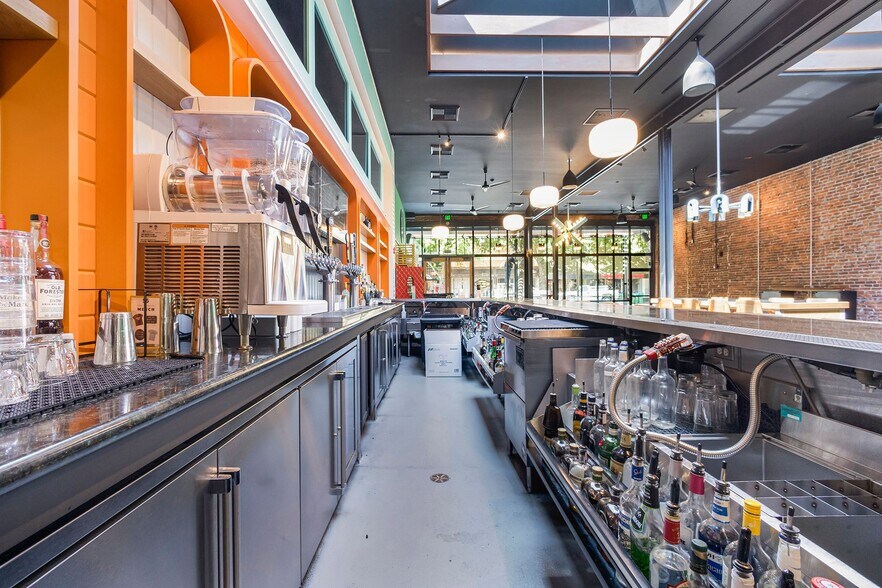 More Photos Of 229 Broadway St, Chico Bar For Sale