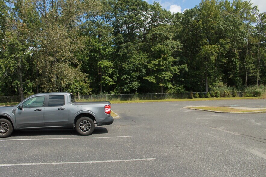 More Photos Of 3321 Doris Ave, Ocean Unknown For Lease