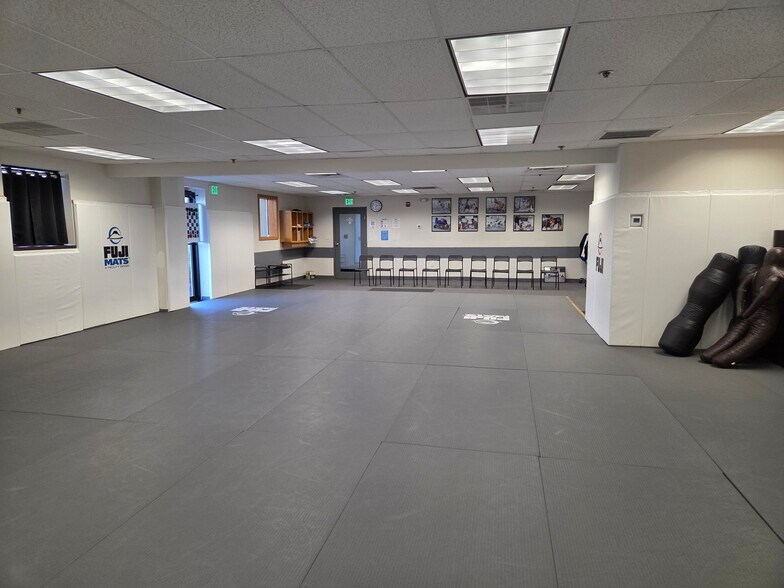 More Photos Of 400 W Cummings Park, Woburn Office For Lease