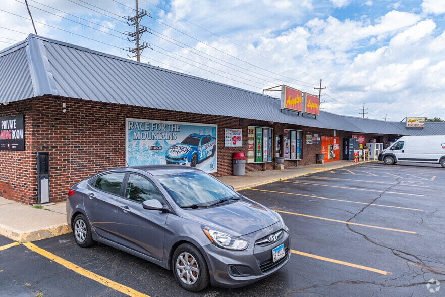 More Photos Of 706 W Baltimore St, Wilmington Storefront Retail Office For Lease