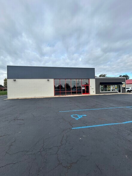 Primary Photo Of 1729-1735 E Commercial Avenue, Lowell Storefront For Sale