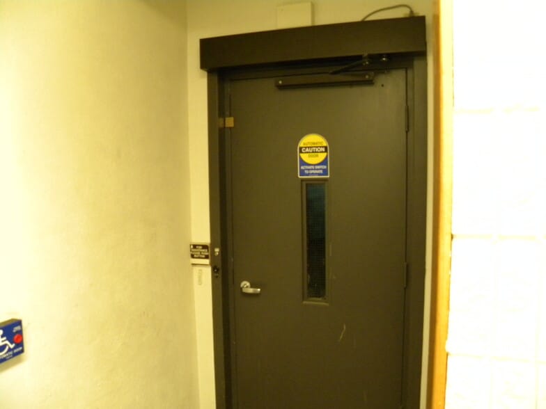 More Photos Of 305 SW Wyoming, Casper Office For Sale