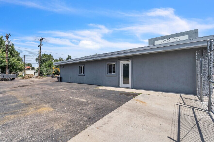 More Photos Of 2128 E Bijou St, Colorado Springs Freestanding For Lease