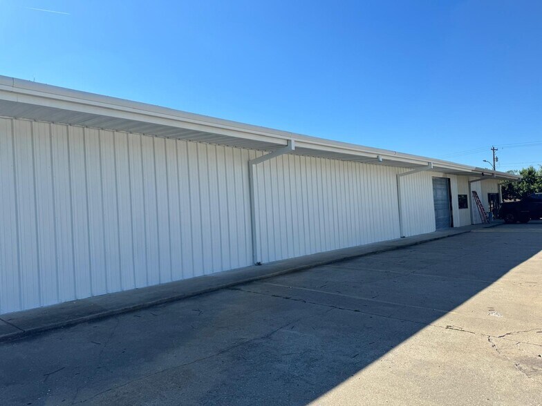 More Photos Of 1210 SE Walton Blvd, Bentonville Freestanding For Lease