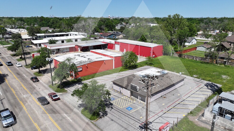 More Photos Of 2611 Preston Ave, Pasadena Restaurant For Lease