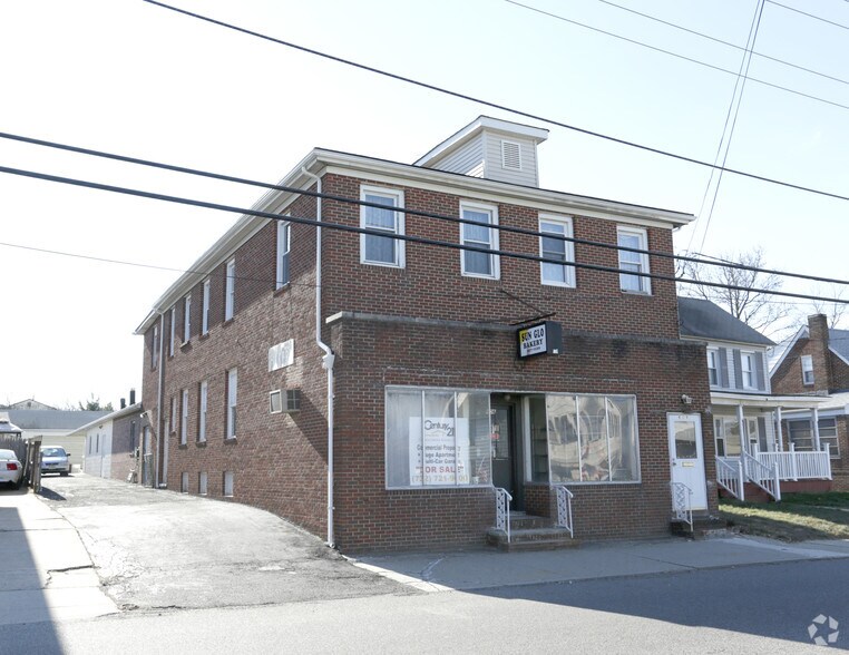 Primary Photo Of 606 Main St, Sayreville General Retail For Sale