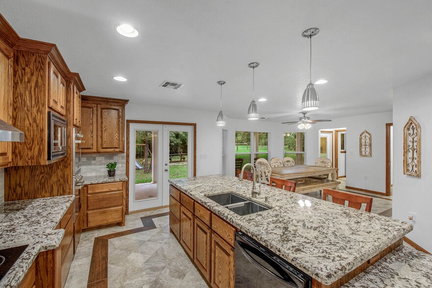 More Photos Of 13863 FM 2154 Rd, College Station Showroom For Sale