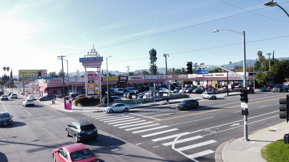 More Photos Of 17703-17715 Saticoy St, Reseda Unknown For Lease