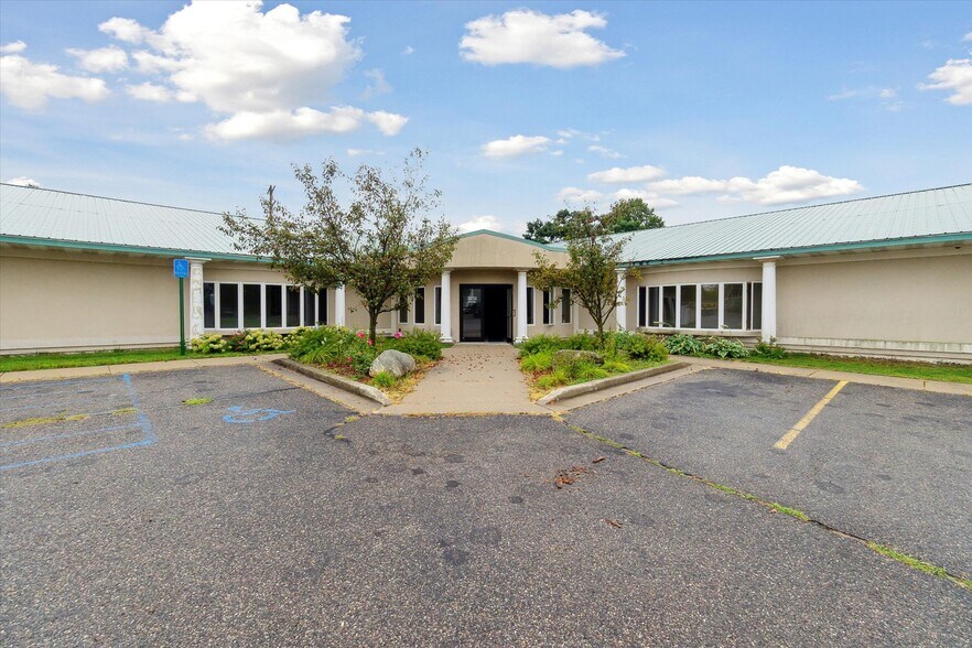 More Photos Of 1380 E Main St, Edmore Assisted Living For Sale