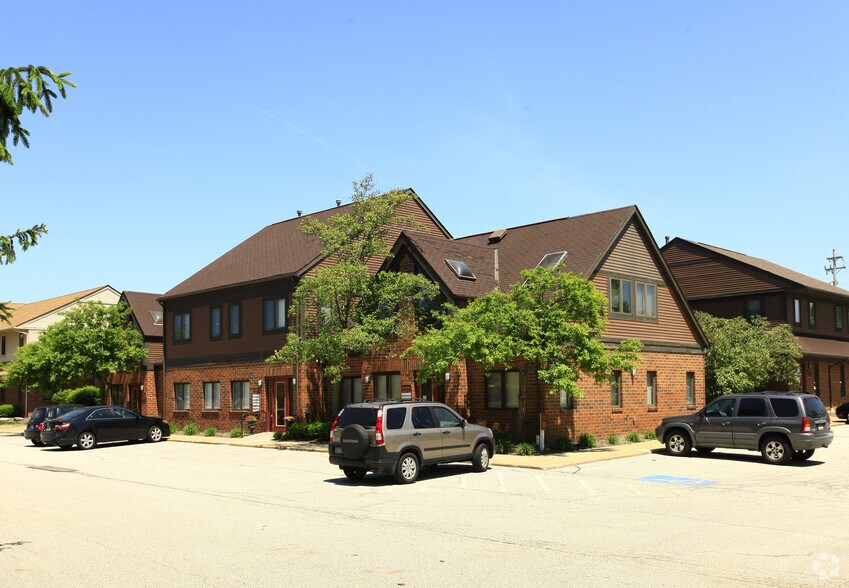 More Photos Of 6200 Som Center Rd, Solon Unknown For Lease