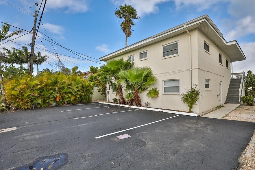More Photos Of 515 129th Ave, Madeira Beach Apartments For Sale