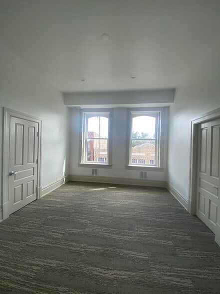 More Photos Of 1718 7th Ave E, Tampa Loft Creative Space For Lease