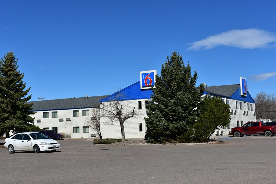 Primary Photo Of 2 Treasure State Dr, Great Falls Hotel For Sale