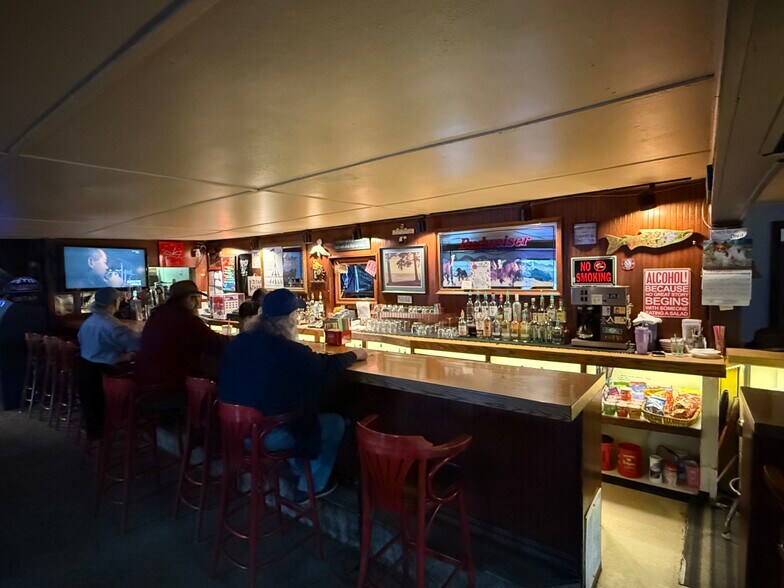 More Photos Of 51815 Kenai Spur Hwy, Kenai General Retail For Sale