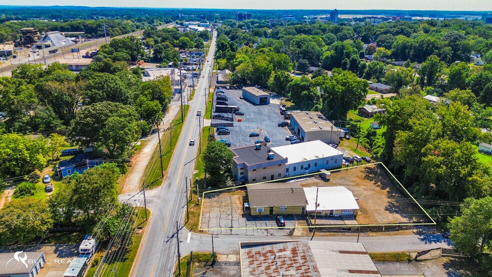 More Photos Of 1464 Willingham Dr, East Point Light Distribution For Sale