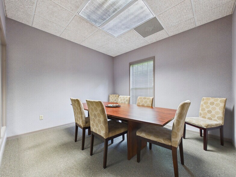 More Photos Of 5 Executive Woods Ct, Swansea Medical For Sale