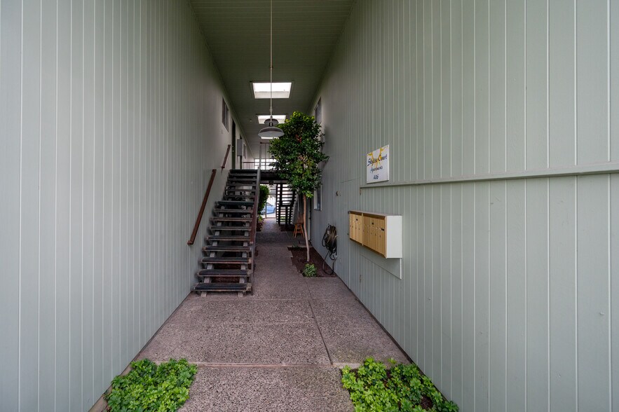 More Photos Of 406 E George St, Kent Apartments For Sale