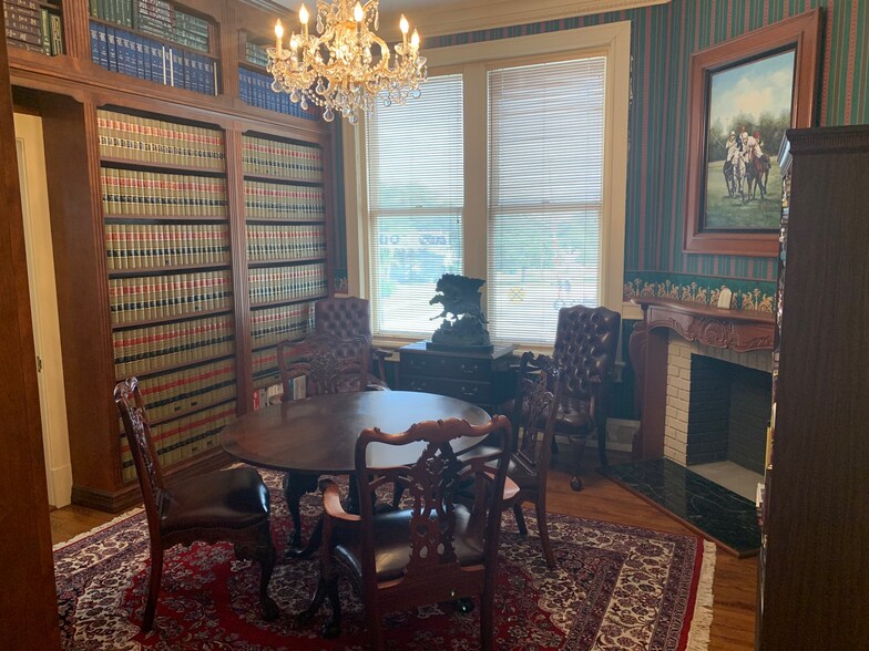 More Photos Of 250 E Park Ave, Lake Wales Office For Lease