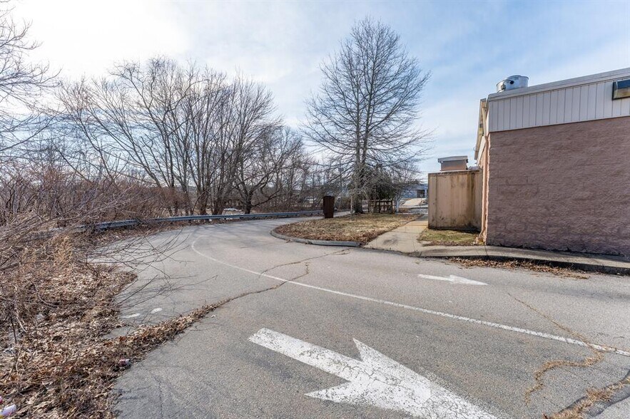 More Photos Of 641 Norwich New London Tpke, Uncasville Fast Food For Sale