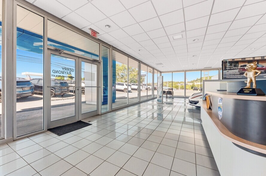 More Photos Of 1229 Country Club Rd, Fairmont Auto Dealership For Sale