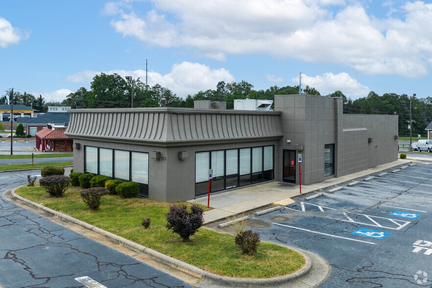 More Photos Of 713 Highway St, Madison Fast Food For Sale