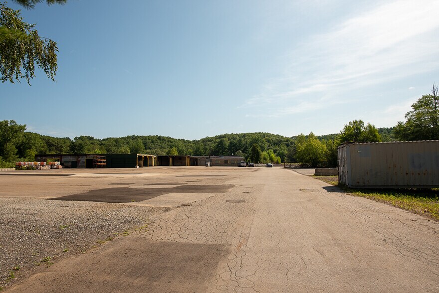 More Photos Of 1 Reisner Way, Clinton Manufacturing For Lease