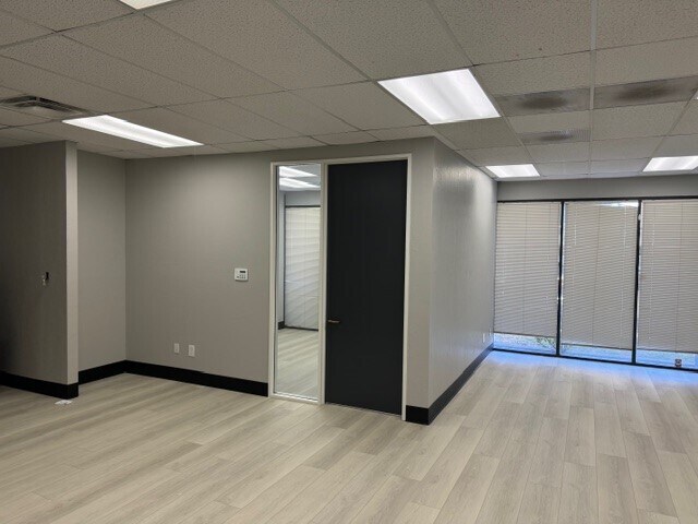 More Photos Of 1035 W Robinhood Dr, Stockton Office For Lease