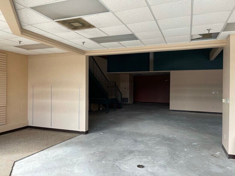 More Photos Of 5830 S Sherwood Forest Blvd, Baton Rouge Freestanding For Lease