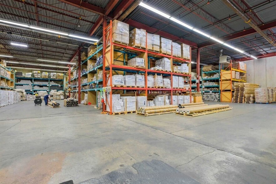 More Photos Of 5600 Finch Ave, Toronto Warehouse For Lease