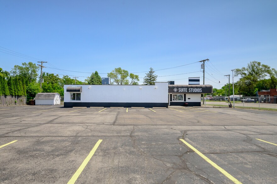 More Photos Of 573 E Huron River Dr, Belleville Freestanding For Sale