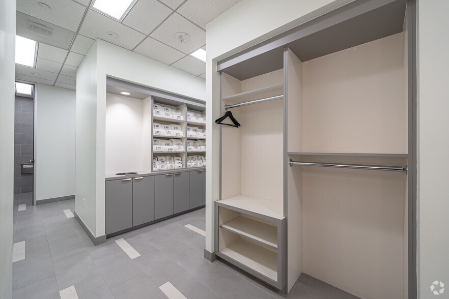 More Photos Of 1000 Main St, Houston Office For Lease