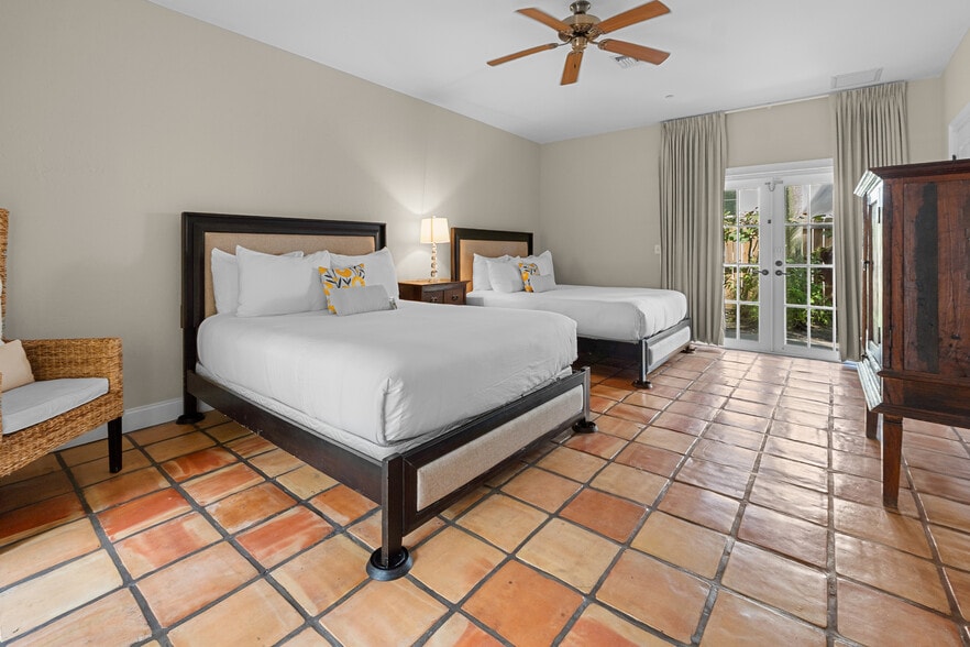 More Photos Of 1608 Lake Ave, West Palm Beach Hotel For Sale