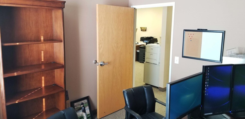 More Photos Of 3601 18th St S, Saint Cloud Showroom For Sale