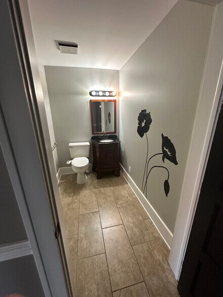 More Photos Of 1070 E Main St, Owosso Office For Lease