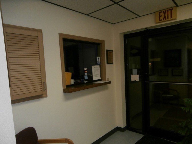 More Photos Of 13170 W Glendale Ave, Butler Office For Sale