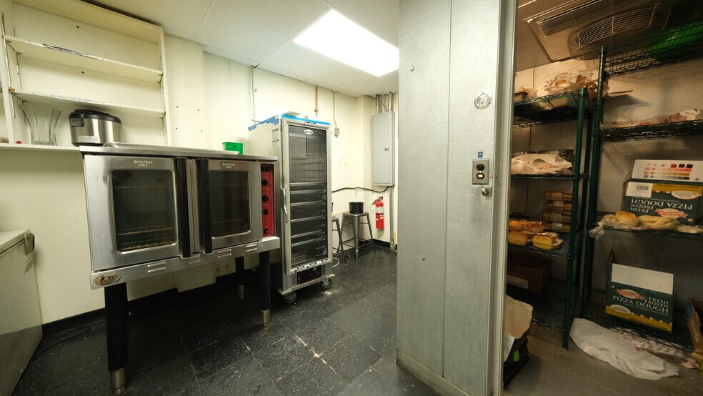 More Photos Of 91 Hartford Ave, Providence Apartments For Lease