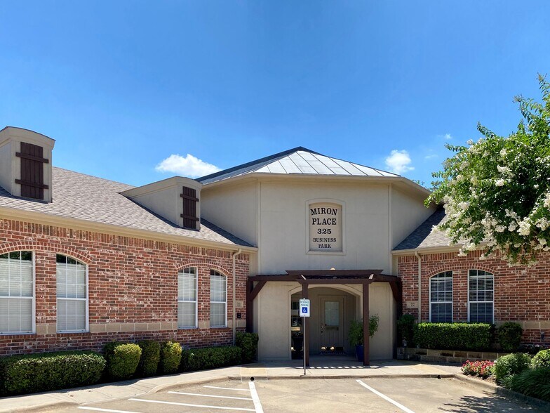 More Photos Of 325 Miron Dr, Southlake Medical For Lease