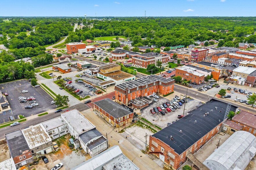 More Photos Of 115 E 5th St, Fulton Office For Sale
