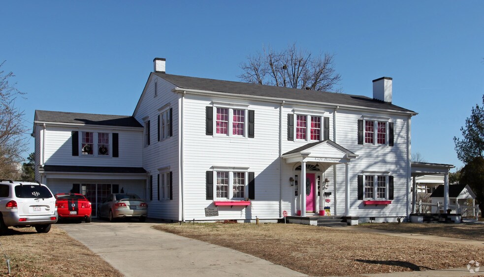 More Photos Of 120 E Main St, Clayton Office For Lease