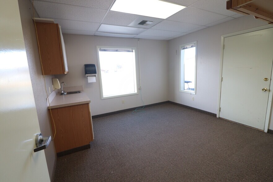 More Photos Of 39141 Pocahontas, Baker City Medical For Sale