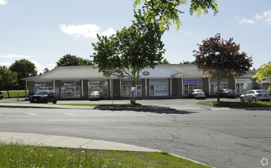More Photos Of 1 Tartan Dr, Ottawa Storefront For Lease