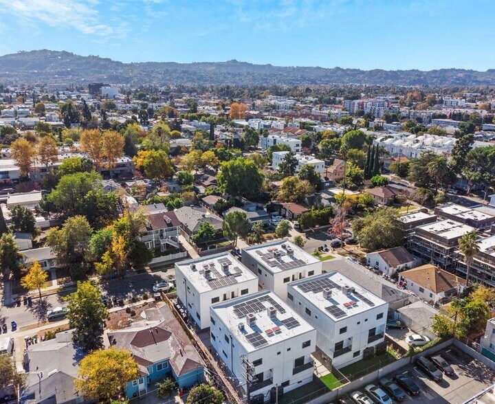 More Photos Of 10821 Hartsook St, North Hollywood Apartments For Sale