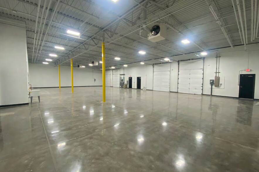 More Photos Of 5 Spiral Dr, Florence Light Manufacturing For Lease