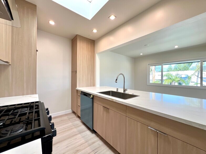 More Photos Of 3511 Market St, Glendale Office Residential For Lease