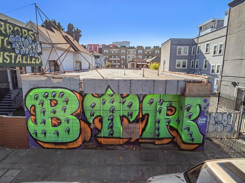 More Photos Of 635 W Grand Ave, Oakland Freestanding For Sale