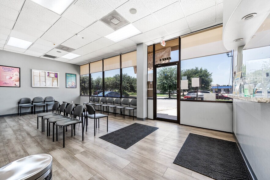 More Photos Of 8530 S Braeswood Blvd, Houston Freestanding For Lease