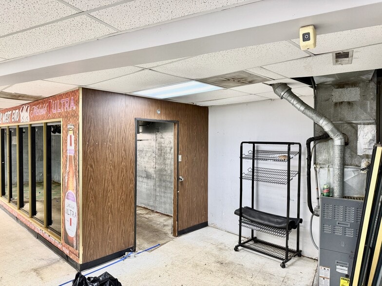 More Photos Of 209 17th St SW, Massillon General Retail For Sale