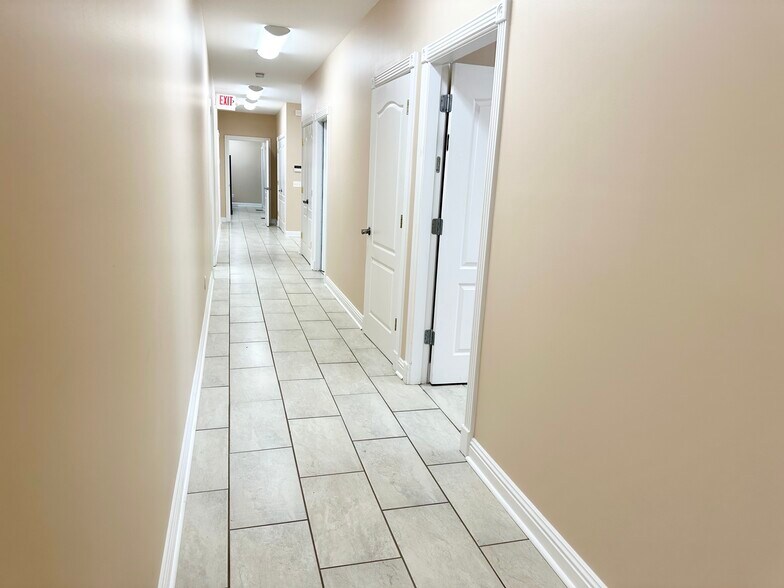 More Photos Of 104 Progress Dr, Frankfort Office For Sale