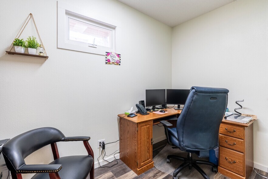 More Photos Of 112 N Chicago St, Hot Springs Light Distribution For Sale