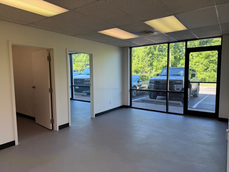 More Photos Of 4825 Trousdale Dr, Nashville Storefront For Lease